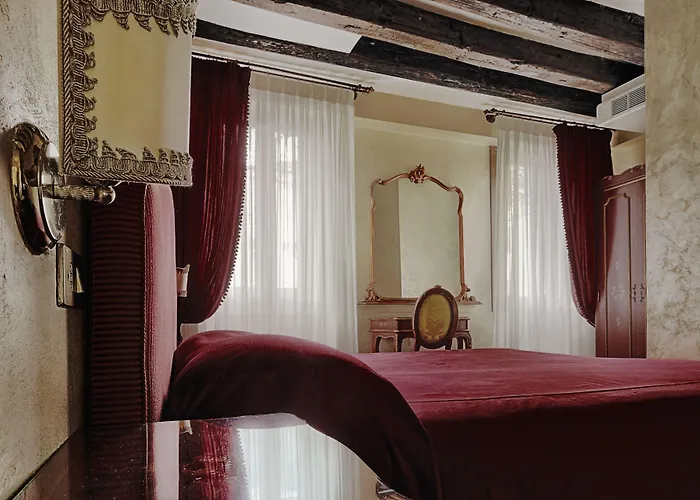 拉卡达菲奥瑞塔酒店 酒店 *