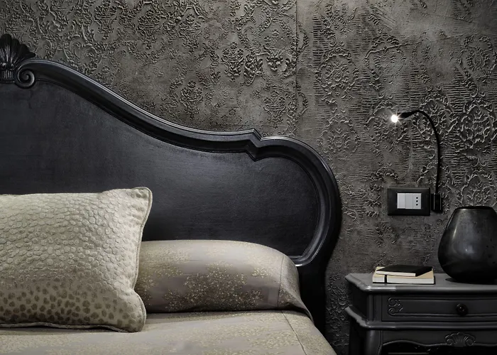 拉卡达菲奥瑞塔酒店 *