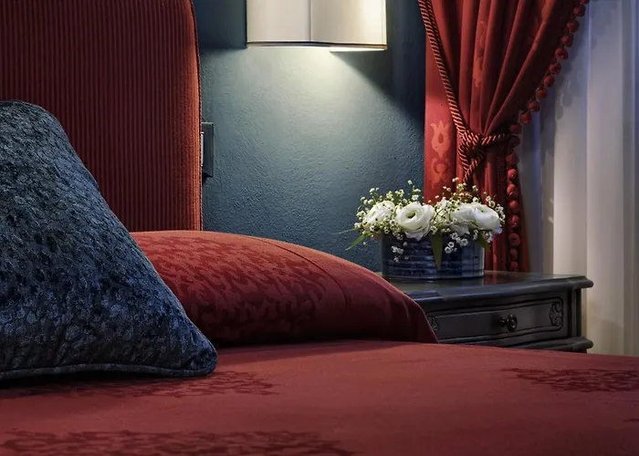 拉卡达菲奥瑞塔酒店 *