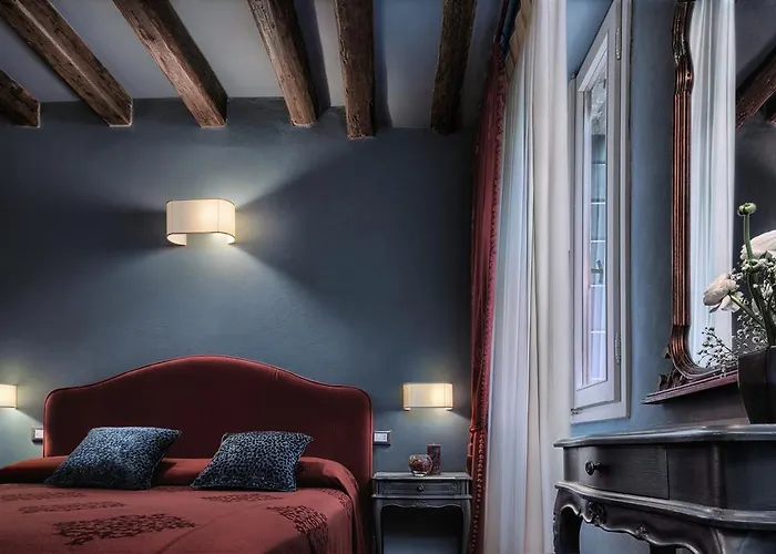 拉卡达菲奥瑞塔酒店 酒店 *